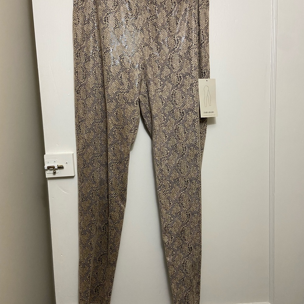 Zara Women’s Size Medium Black and Cream Snake Print Coated Legging Pant